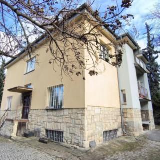 Prodej rodinného domu 651 m² Praha Libeň