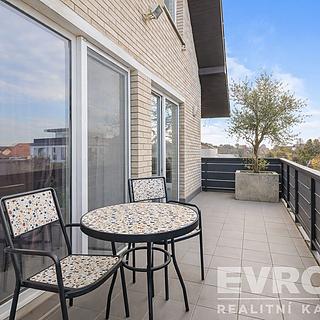 Prodej rodinného domu 196 m² Praha Suchdol, Armádní