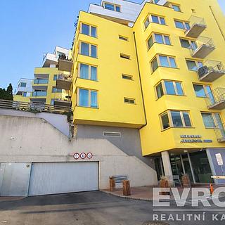 Prodej parkovacího místa 13 m² Praha Žižkov, Jeseniova