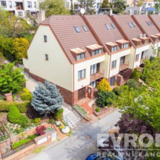 Prodej rodinného domu 235 m² Praha