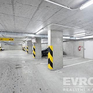 Pronájem parkovacího místa 13 m² Praha Žižkov, Jeseniova