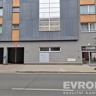 Pronájem parkovacího místa 16 m&sup2; Praha