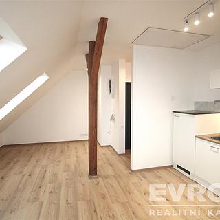 Pronájem bytu 1+kk, garsoniery 33 m² Praha