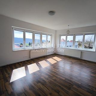Pronájem bytu 2+1 78 m&sup2; Zlín