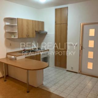 Pronájem bytu 1+1 36 m² Zlín