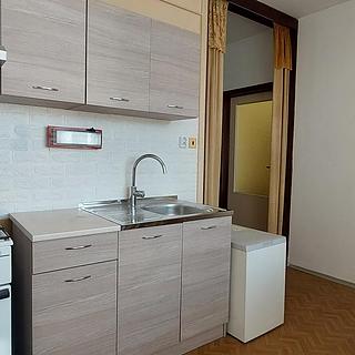 Pronájem bytu 2+1 49 m&sup2; Valašské Meziříčí