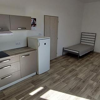Pronájem bytu 1+kk a garsoniéry 33 m² Valašské Meziříčí, Husova