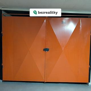 Prodej garáže 18 m² Praha Troja, Lodžská