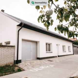 Prodej rodinného domu 144 m² Prace, Ulička