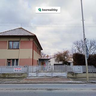 Prodej rodinného domu 207 m² Vestec, Vestecká
