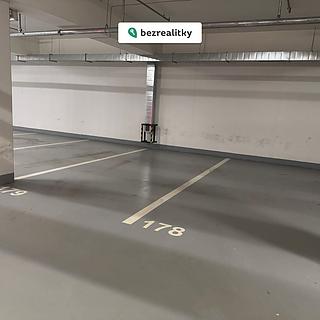 Prodej garáže 31 m² Praha Libeň, Březenská