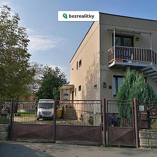 Prodej rodinného domu 173 m² Jirny, Nezvalova
