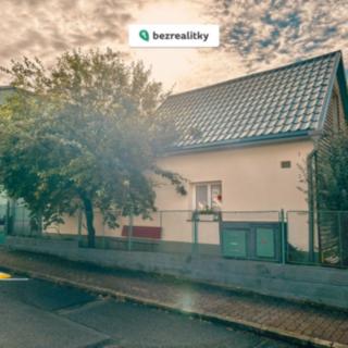 Prodej rodinného domu 65 m² Praha Kolovraty, Na Ročkově