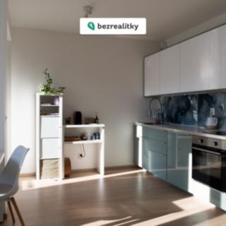 Prodej bytu 1+kk a garsoniéry 37 m² Praha Vysočany, Strnadových