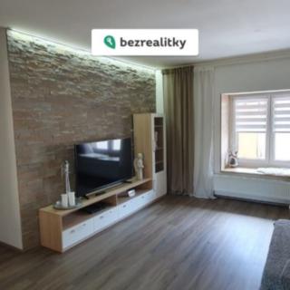 Prodej rodinného domu 100 m² Kladno Švermov, Svažitá