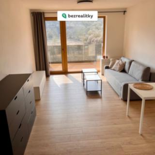 Prodej bytu 1+kk a garsoniéry 35 m² Slaný, Lázeňská