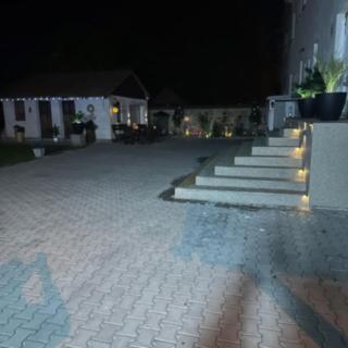 Prodej rodinného domu 330 m² České Velenice