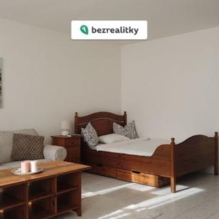 Prodej bytu 1+kk a garsoniéry 43 m² Beroun -Centrum, Náměstí Joachima Barranda