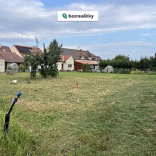 Prodej stavební parcely 980 m² Velké Bílovice