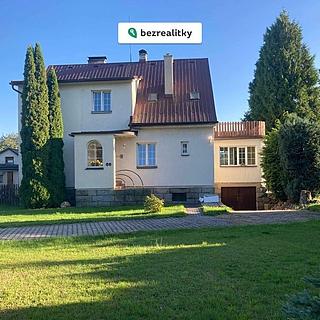 Prodej rodinného domu 244 m² Staříč