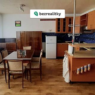 Prodej bytu 3+kk 67 m² Praha Kobylisy, Třebenická