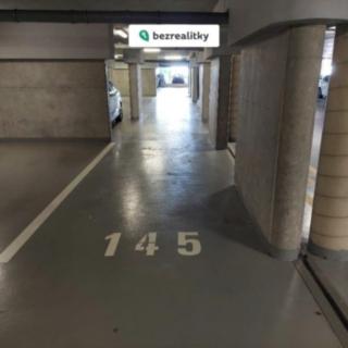 Prodej garáže 13 m² Brno Líšeň, Houbalova