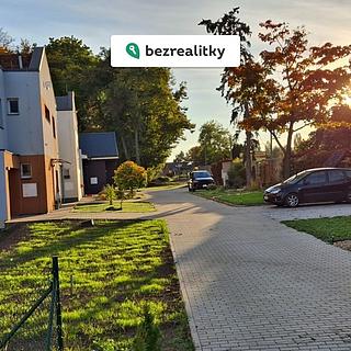 Prodej stavební parcely 887 m² Kojetice, Neratovická
