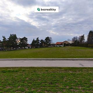 Prodej stavební parcely 1 000 m² Běstovice