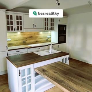 Prodej rodinného domu 130 m² Libiš, Libušino náměstí