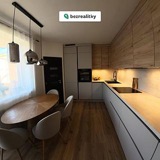 Prodej bytu 3+kk 66 m² Chrášťany, Oranžová