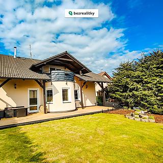 Prodej rodinného domu, 334m²