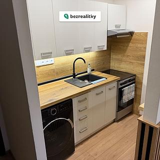 Prodej bytu 1+kk, garsoniery 27 m&sup2; Vsetín