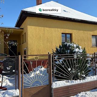 Prodej rodinného domu 260 m&sup2; Straškov-Vodochody