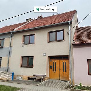Prodej rodinného domu 327 m&sup2; Újezd u Brna
