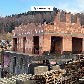 Prodej stavební parcely 2 377 m² Desná II, Pustinská