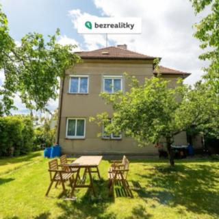 Prodej rodinného domu 150 m² Praha Modřany, Do čtvrti