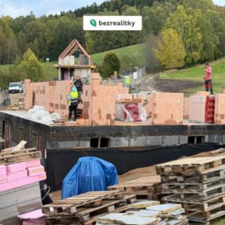 Prodej stavební parcely 2 377 m² Desná II, Pustinská