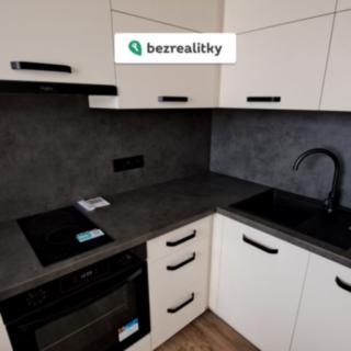 Prodej bytu 2+1 44 m² Zlín, Okružní