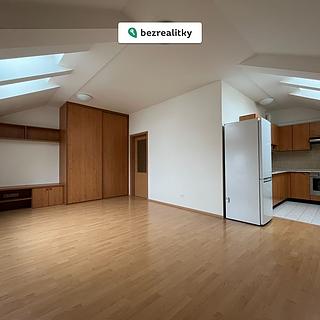 Prodej bytu 1+kk, garsoniery 38 m&sup2; Praha