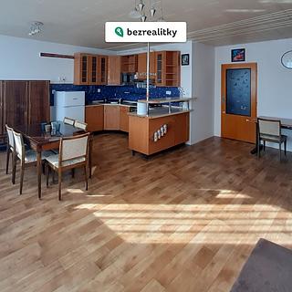 Prodej bytu 3+kk 67 m² Praha Kobylisy, Třebenická