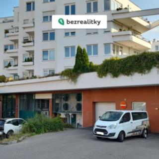 Prodej garáže 33 m² Praha Hlubočepy, Högerova
