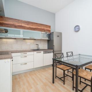 Pronájem bytu 2+kk 64 m² Praha