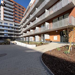 Pronájem bytu 1+kk a garsoniéry 35 m² Praha Vysočany, Gerstelova