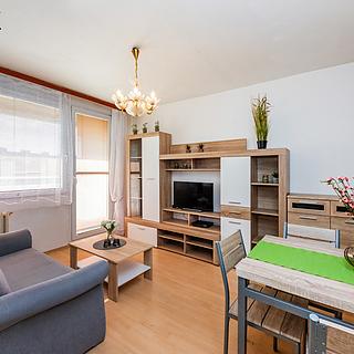 Prodej bytu 1+kk a garsoniéry 37 m² Praha Prosek, Vysočanská