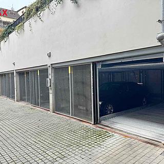 Prodej parkovacího místa 13 m² Praha Smíchov, Holečkova