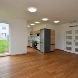Pronájem bytu 4+kk 106 m² Úhonice