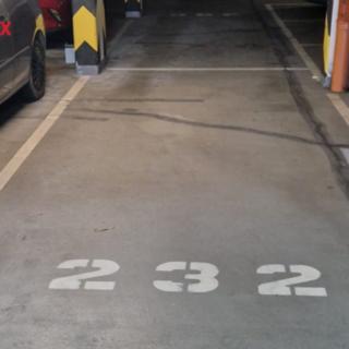 Pronájem parkovacího místa 12 m² Praha
