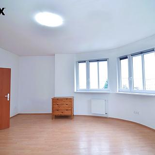 Pronájem bytu 1+kk a garsoniéry 35 m² Praha Michle, Michelská