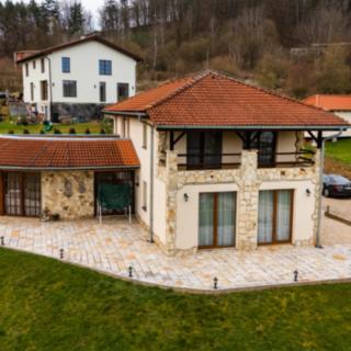 Prodej rodinného domu 170 m² Štěchovice Třebenice