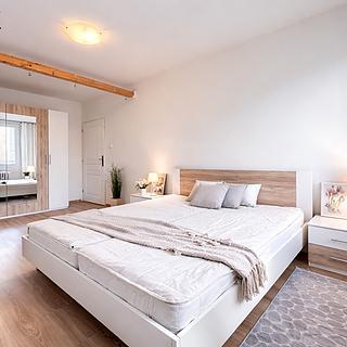 Pronájem bytu 4+kk 107 m&sup2; Praha